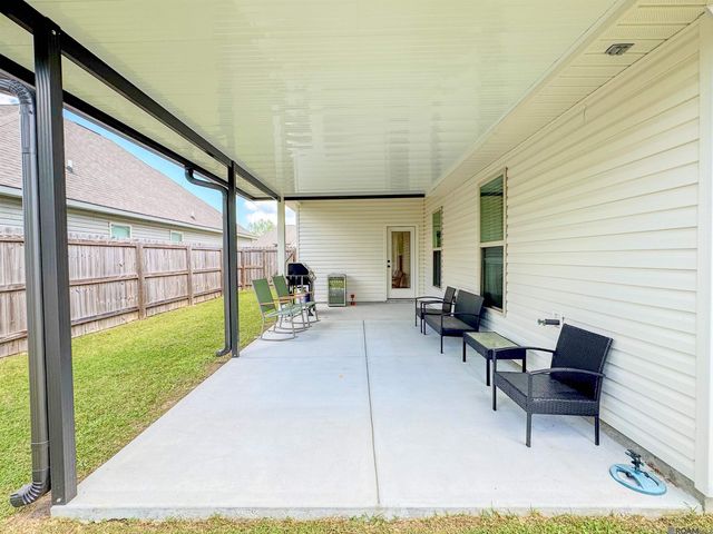 9698 S Grand Marsh Ct, Denham Springs, LA 70726