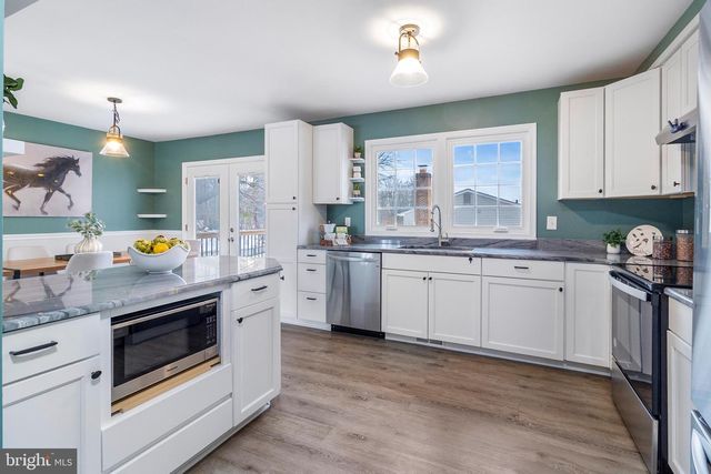 12485 HEDGES RUN DR, Woodbridge, VA 22192