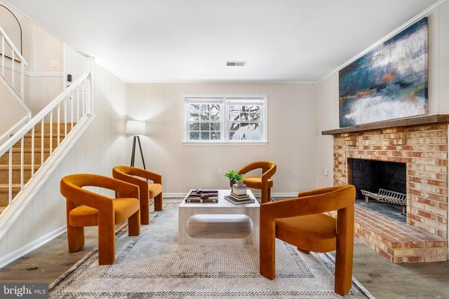 12485 HEDGES RUN DR, Woodbridge, VA 22192