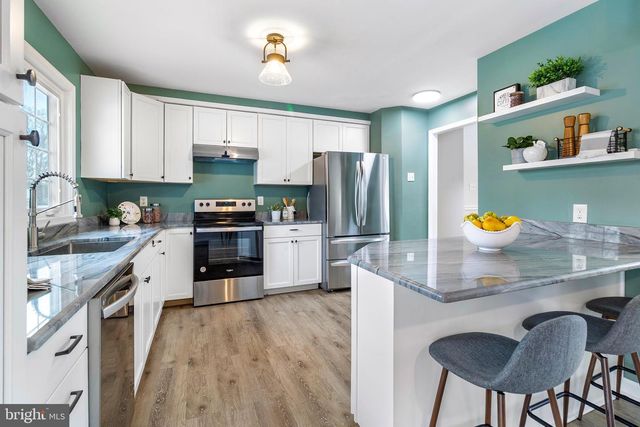 12485 HEDGES RUN DR, Woodbridge, VA 22192