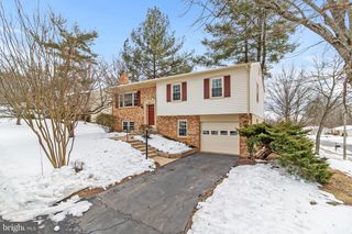 12485 HEDGES RUN DR, Woodbridge, VA 22192