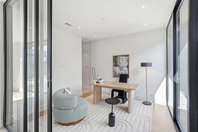 6822 Victoria Avenue, Dallas, TX 75209