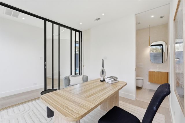 6822 Victoria Avenue, Dallas, TX 75209