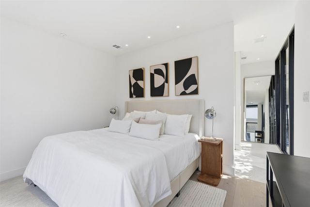 6822 Victoria Avenue, Dallas, TX 75209