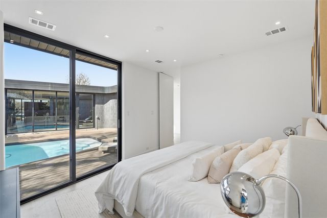 6822 Victoria Avenue, Dallas, TX 75209