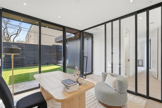 6822 Victoria Avenue, Dallas, TX 75209