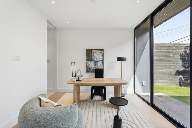 6822 Victoria Avenue, Dallas, TX 75209