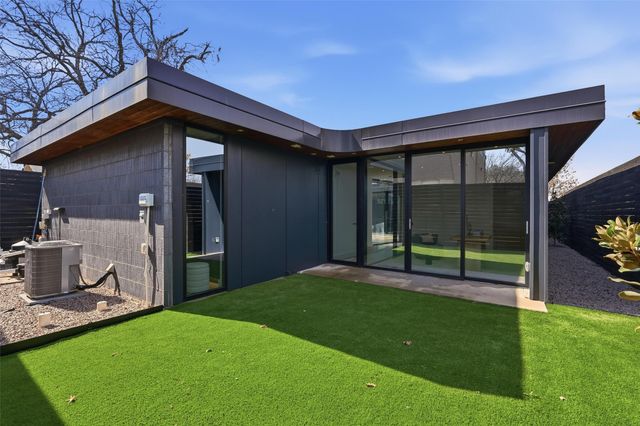 6822 Victoria Avenue, Dallas, TX 75209