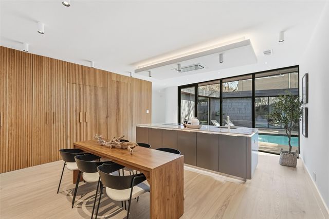 6822 Victoria Avenue, Dallas, TX 75209