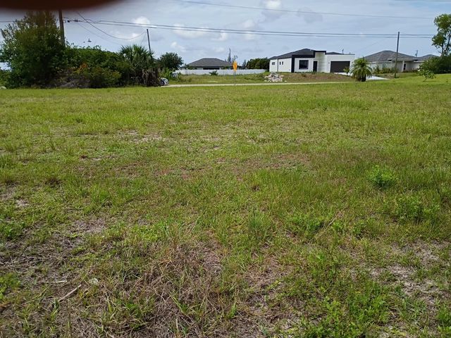 2915 DIPLOMAT PARKWAY W, Cape Coral, FL 33993