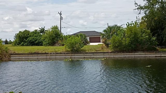 2915 DIPLOMAT PARKWAY W, Cape Coral, FL 33993