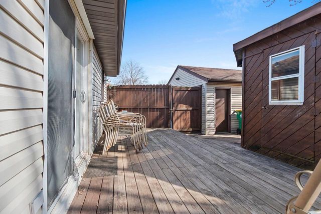 1714 LILAC LANE, Green Bay, WI 54302