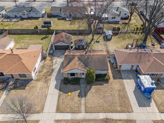 1714 LILAC LANE, Green Bay, WI 54302
