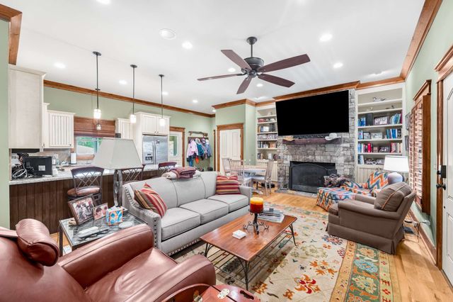 1257 Harris Hollow Rd, Charlotte, TN 37036