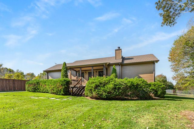 1257 Harris Hollow Rd, Charlotte, TN 37036