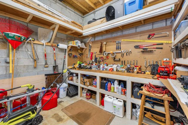 1257 Harris Hollow Rd, Charlotte, TN 37036