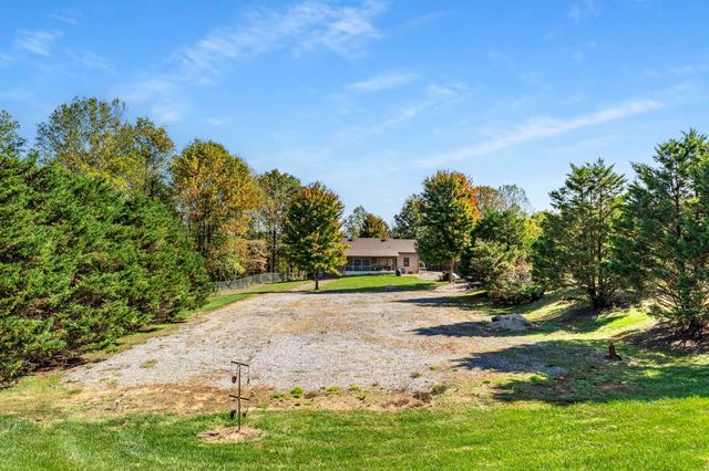 1257 Harris Hollow Rd, Charlotte, TN 37036