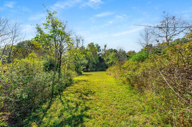 1257 Harris Hollow Rd, Charlotte, TN 37036