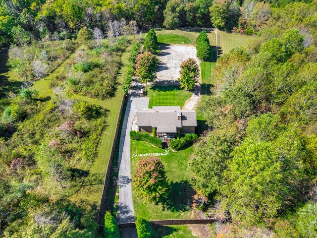 1257 Harris Hollow Rd, Charlotte, TN 37036