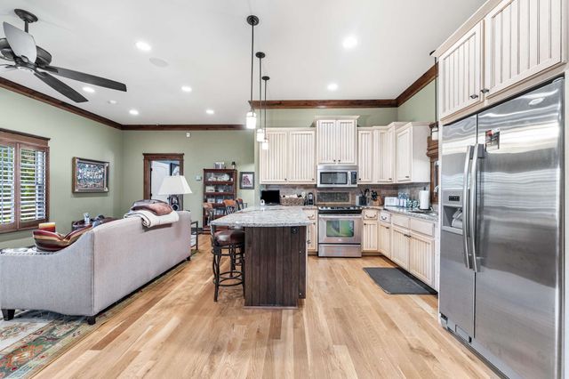 1257 Harris Hollow Rd, Charlotte, TN 37036