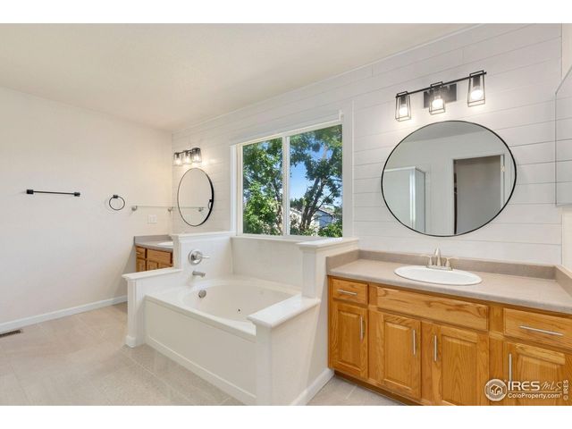 2010 Glenarbor Ct, Longmont, CO 80504