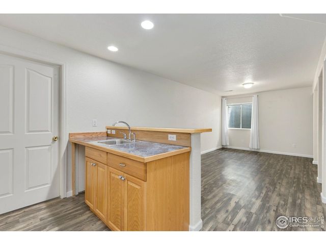 2010 Glenarbor Ct, Longmont, CO 80504