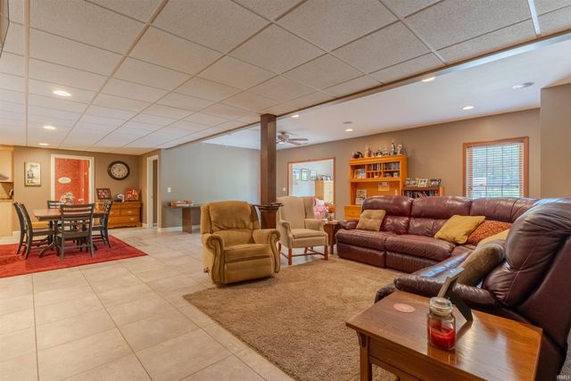 5640 St Charles Drive, Mount Vernon, IN 47620