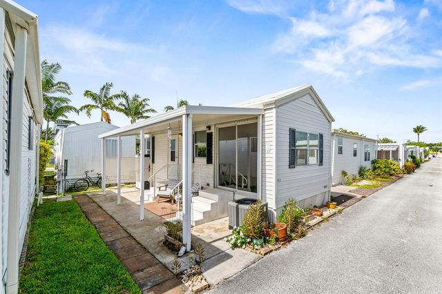 12 Hibiscus Drive H, Briny Breezes, FL 33435