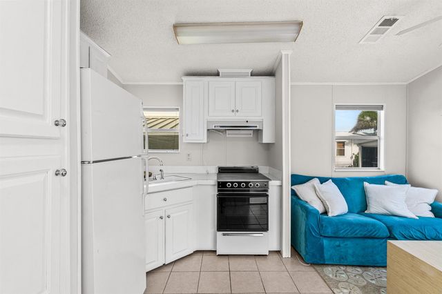 12 Hibiscus Drive H, Briny Breezes, FL 33435