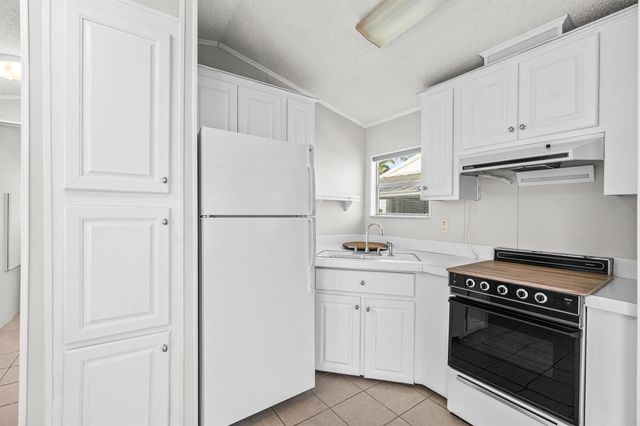 12 Hibiscus Drive H, Briny Breezes, FL 33435