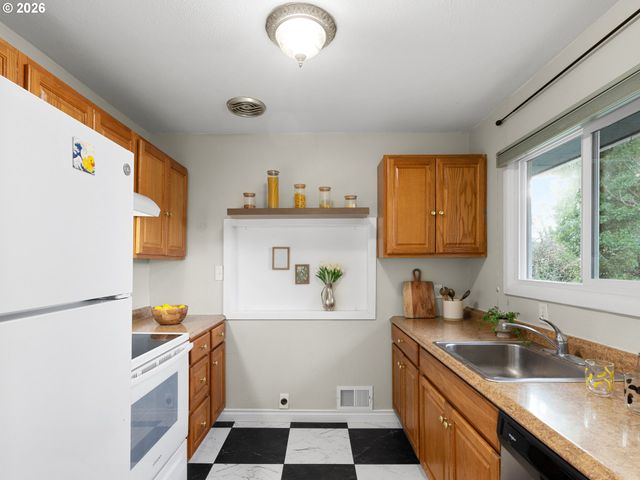 14308 Se RUPERT Dr Se, Milwaukie, OR 97267