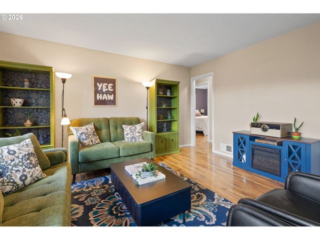 14308 Se RUPERT Dr Se, Milwaukie, OR 97267