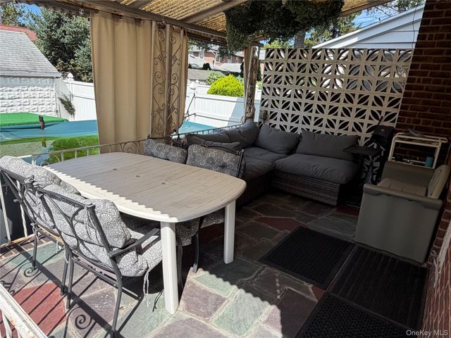 5052 Francis Lewis Blvd, Oakland Gardens, NY 11364