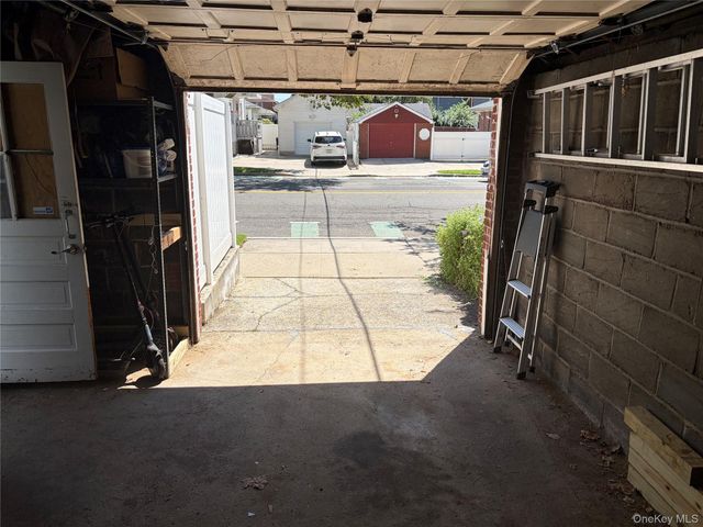 5052 Francis Lewis Blvd, Oakland Gardens, NY 11364