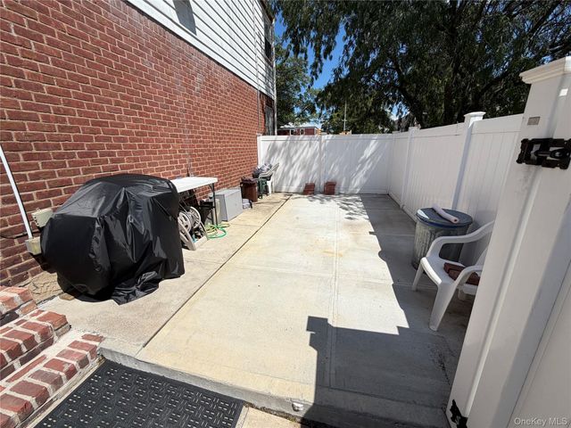 5052 Francis Lewis Blvd, Oakland Gardens, NY 11364