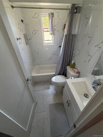 5052 Francis Lewis Blvd, Oakland Gardens, NY 11364