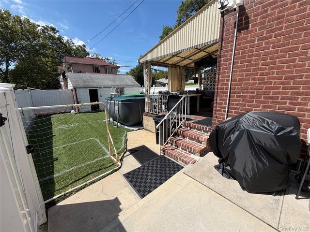 5052 Francis Lewis Blvd, Oakland Gardens, NY 11364