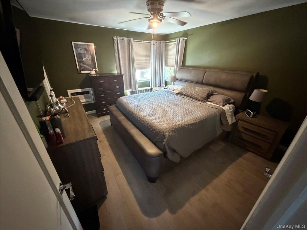 5052 Francis Lewis Blvd, Oakland Gardens, NY 11364 — photo 3