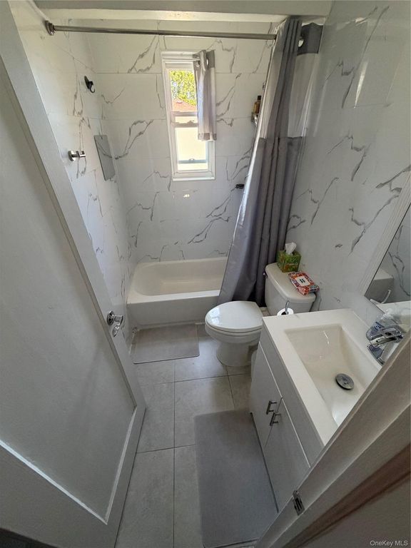 5052 Francis Lewis Blvd, Oakland Gardens, NY 11364 — photo 4
