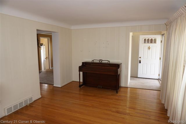 25659 Baldwin Street, Dearborn Heights, MI 48127