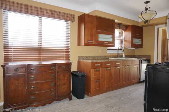 25659 Baldwin Street, Dearborn Heights, MI 48127