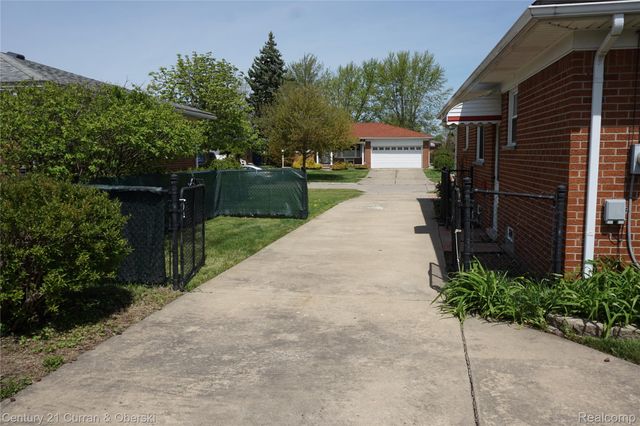 25659 Baldwin Street, Dearborn Heights, MI 48127