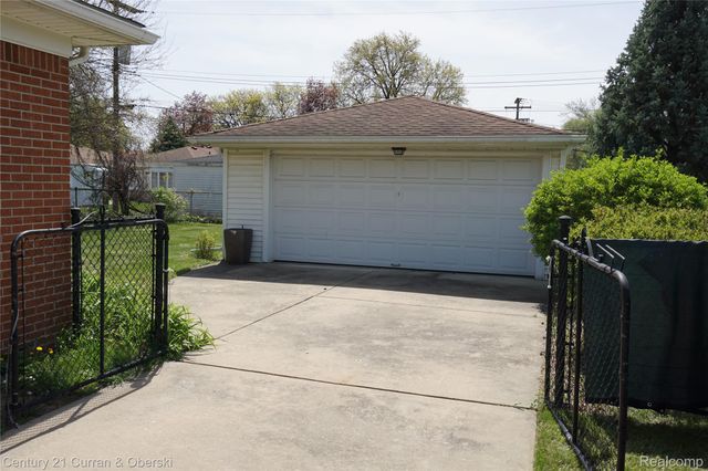 25659 Baldwin Street, Dearborn Heights, MI 48127