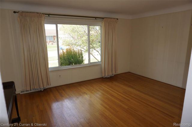 25659 Baldwin Street, Dearborn Heights, MI 48127