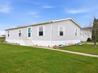 830 S 10th Street, Dekalb, IL 60115