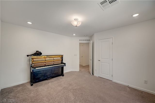 7760 Misty Oaks Avenue, Las Vegas, NV 89113