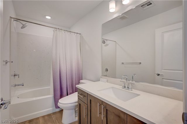 7760 Misty Oaks Avenue, Las Vegas, NV 89113