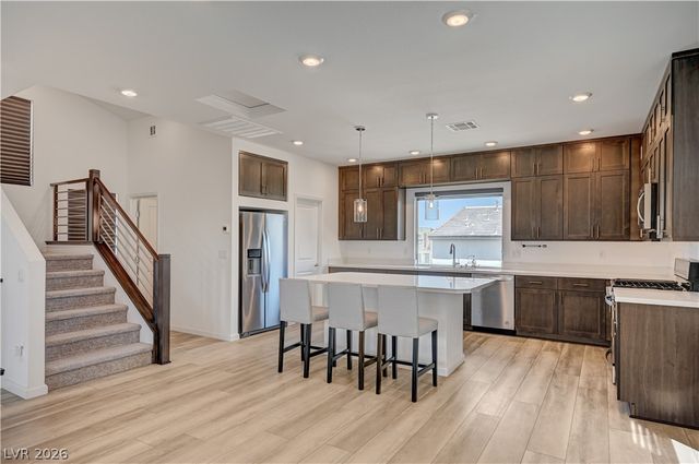 7760 Misty Oaks Avenue, Las Vegas, NV 89113