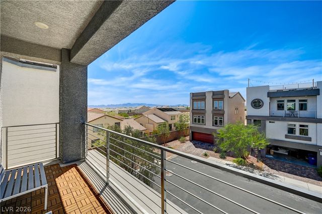 7760 Misty Oaks Avenue, Las Vegas, NV 89113