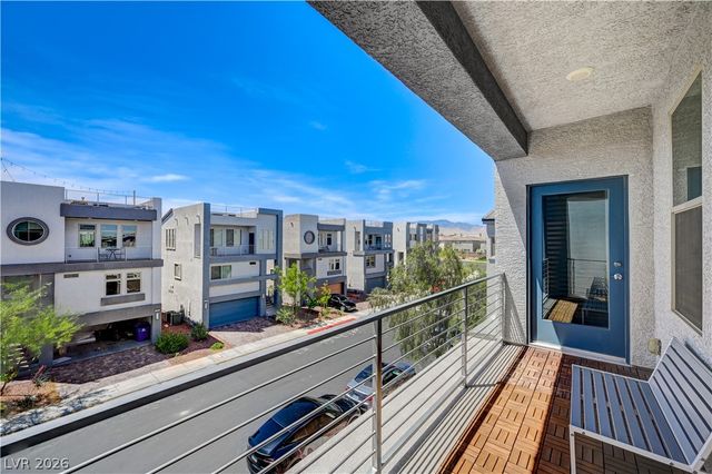 7760 Misty Oaks Avenue, Las Vegas, NV 89113